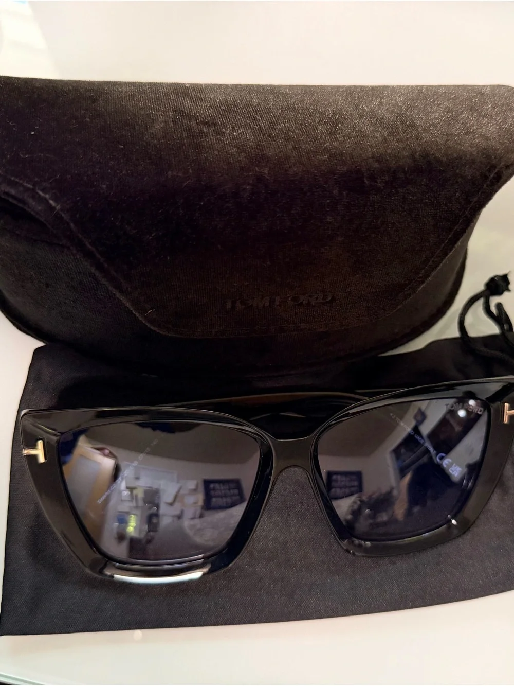 Ford Black Oversized Cat-Eye Sunglasses with Gradient Lenses Tom Ford 920s